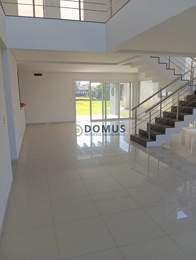 Casa em Condomínio 3 Quartos